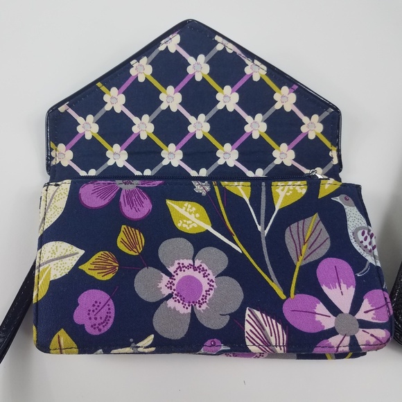 Vera Bradley Wristlet - Picture 1 of 4